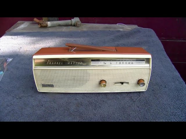 1963 Channel Master 6520 Super Fringe Transistor Radio Repair and Rural Performance Test class=