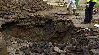 Water main break shuts down Philly street