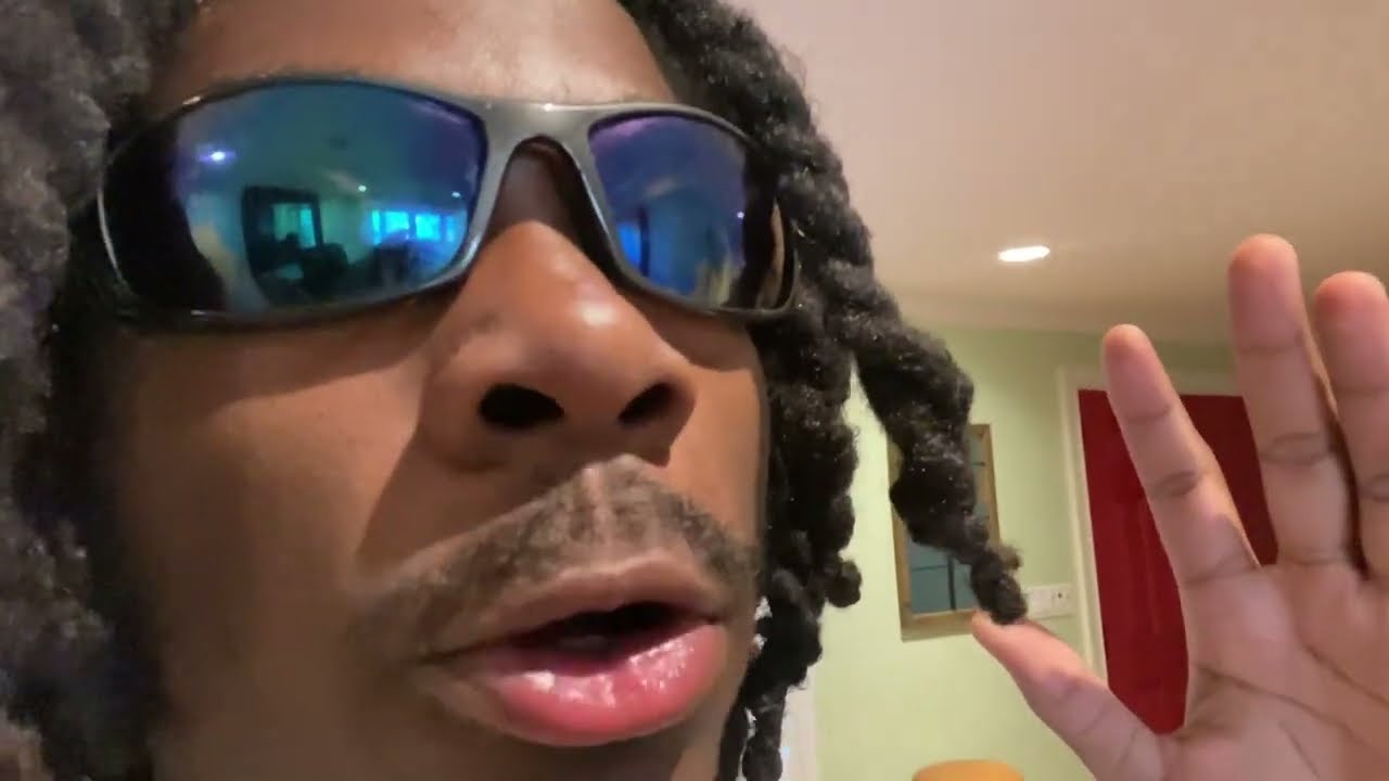 asmr in an air bnb {gum chewing + yapping}