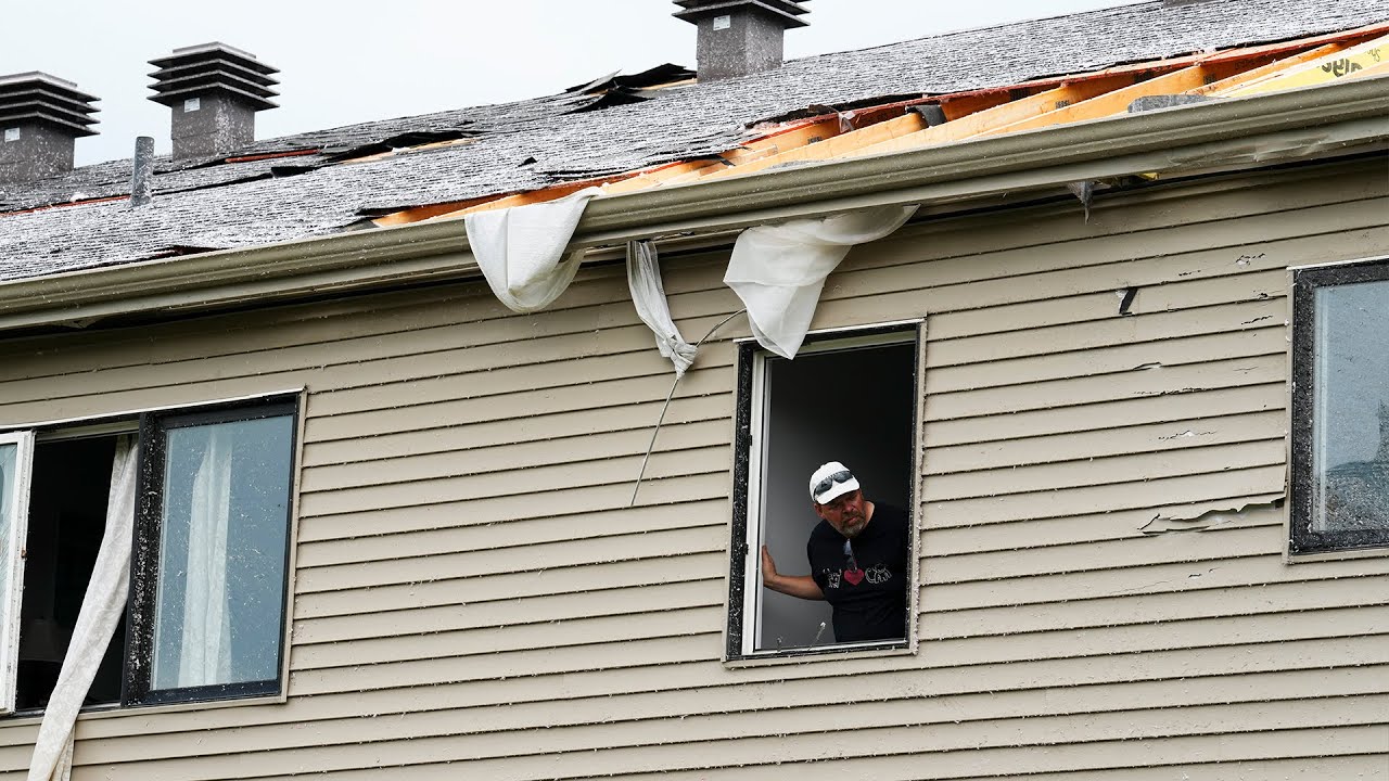 ⁣FULL: City officials, mayor provide update on tornados that touched down in Ottawa