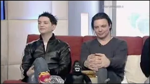 Brian Molko & Steve Hewitt (Placebo) on Soccer AM ...