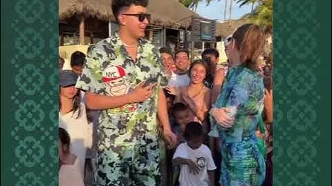 Cabeza de 🥦 le regala 💴 al que se enoja pierde entre pareja, ella quiere co*eR 😱