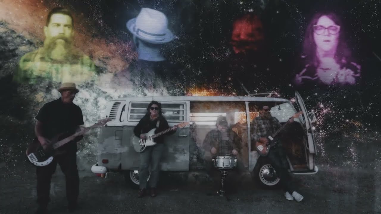 Guarda Build A Rocket- Lost Sky (Official Video) su YouTube Guarda Build A Rocket- Lost Sky (Official Video) su YouTube