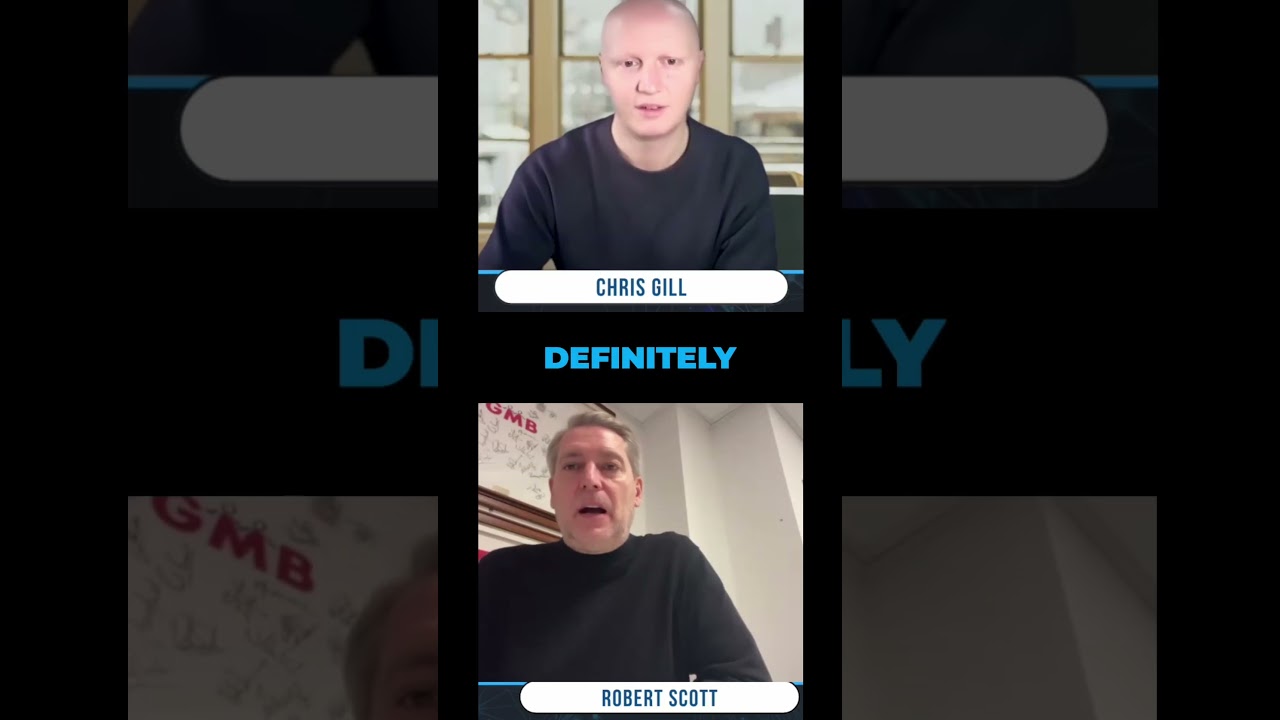 Руководитель отдела подбора персонала читает отчеты скаутов - Подкаст Криса Гилла