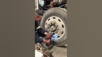 Install steering tire for semi trucks #tires #tire #semitruck