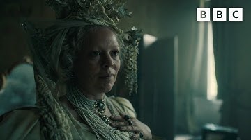 First glimpse of Olivia Colman as Miss Havisham 👀😱 Great Expectations - BBC