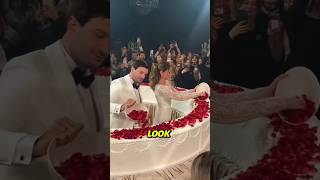 This couple came up with the COOLEST wedding cake idea! 🎂😍 #shorts #shortsvideo #usa This couple came up with the COOLEST wedding cake idea! 🎂😍 #shorts #shortsvideo #usa