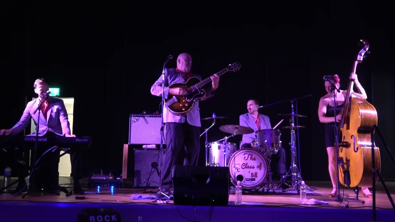 Guarda THE CLASS OF 58 Keep Up (Self Penned Song) ROCK-OLA CLUB CANVEY ISLAND 10/10/2025 su YouTube Guarda THE CLASS OF 58 Keep Up (Self Penned Song) ROCK-OLA CLUB CANVEY ISLAND 10/10/2025 su YouTube