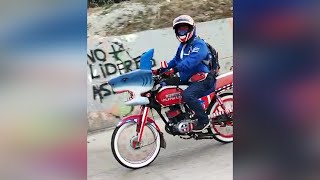 De quien sera hincha el hombre de la moto juniorista