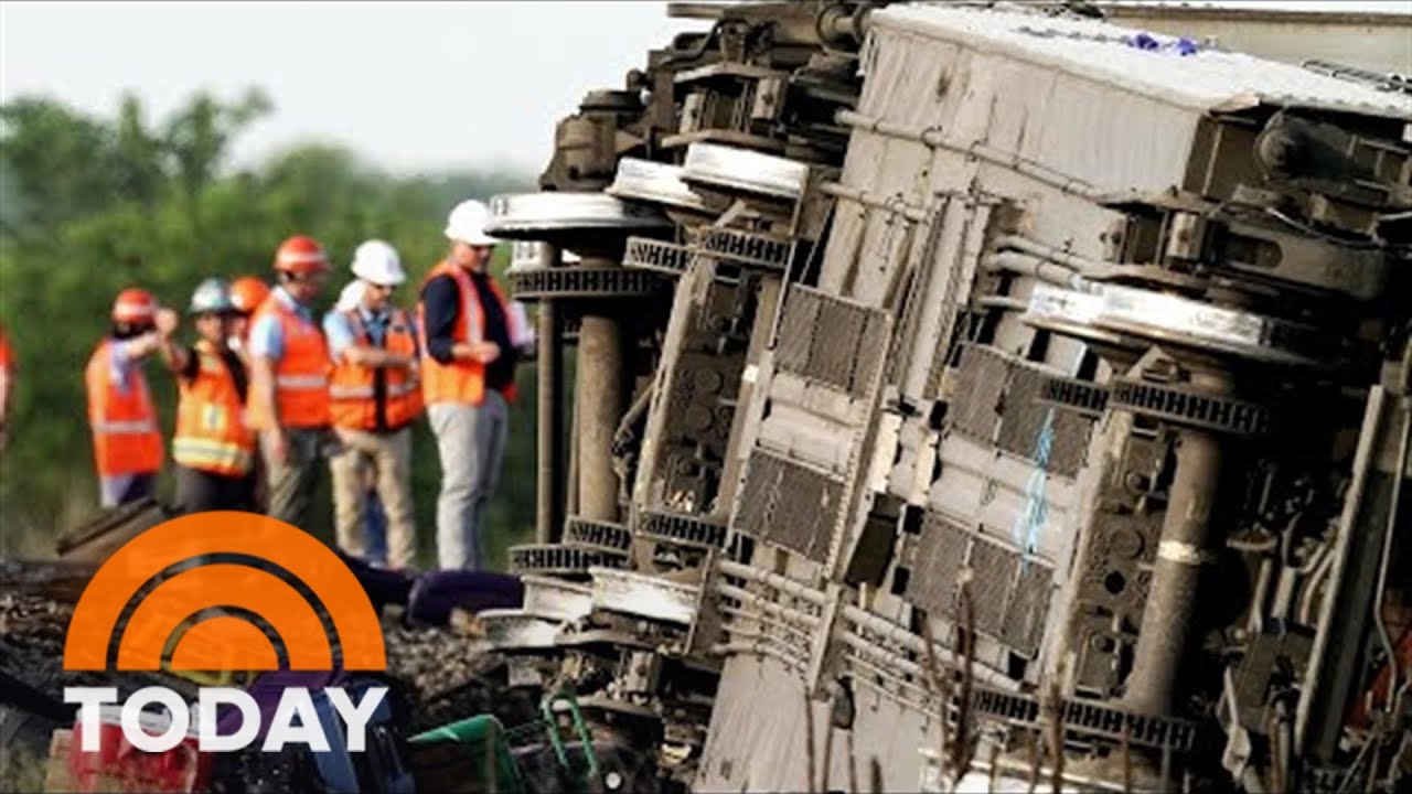 Amtrak Train Derailment In Missouri Leaves 3 Dead, Dozens Injured - YouTube