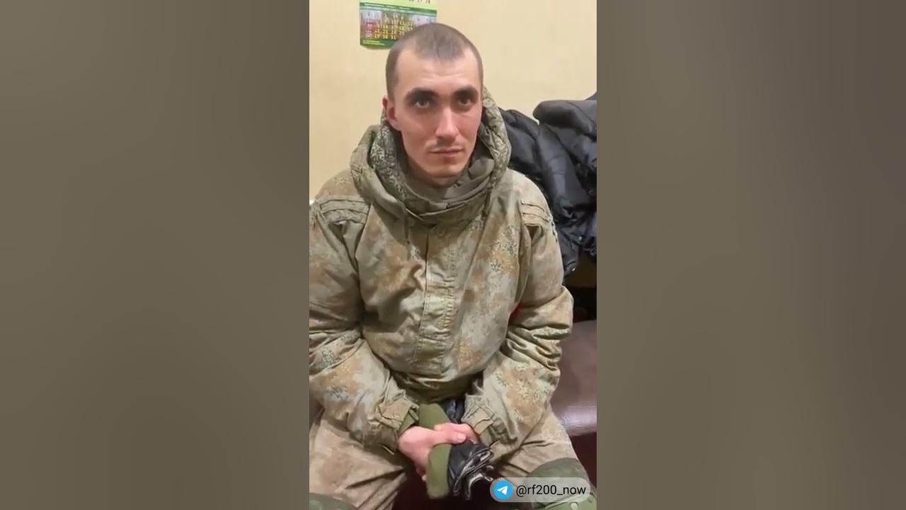 В курске взяли в плен мирных жителей. В курске взяли в плен мирных жителей. Пленные азовцы в мариуполе 2022. Украинский пленный боевик. В курске взяли в плен мирных жителей.