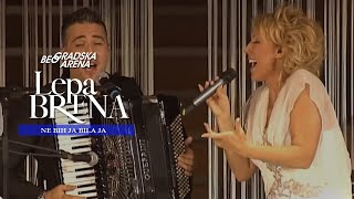 Miniatura del video "Lepa Brena - Ne bih ja bila ja - (LIVE) - (Beogradska Arena 20.10.2011.)"