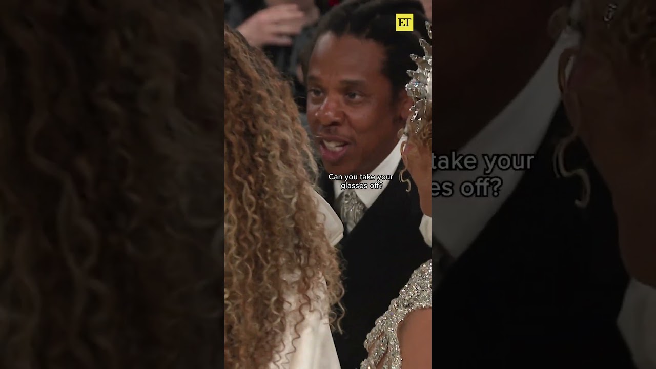 #blueivy refuses to take her sunglasses off at the #metgala
