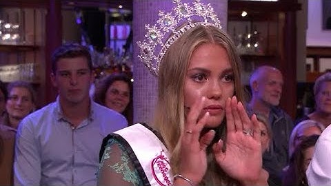 Een emotionele verrassing voor Miss Teenager - RTL LATE NIGHT/ SUMMER NIGHT