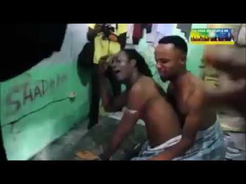 Video: Jinsi Ya Kuchumbiana Na Wavulana Wawili