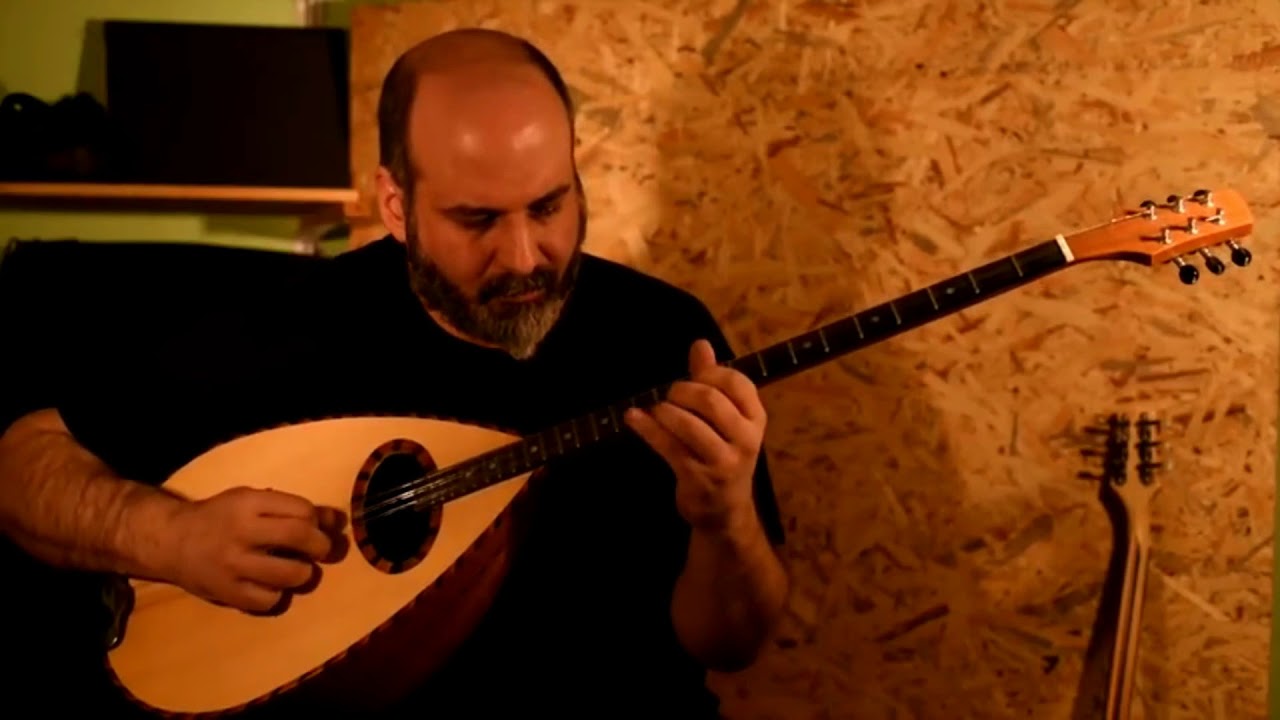  A short demo of the playing of the Greek folk instrument "Bouzouki" and Illustration 