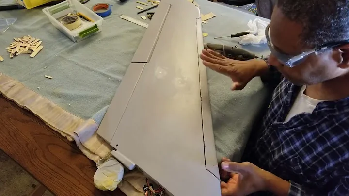 HSD F86, leading edge slat, hinge mockup