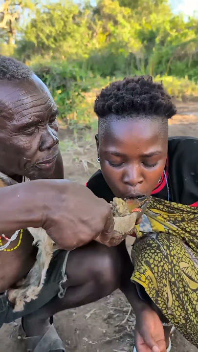 Download lagu ❤️ Pure Love! African Tribal Father Feeds Meat Soup to His Daughter with His Own Hands🥣#TribalLife
