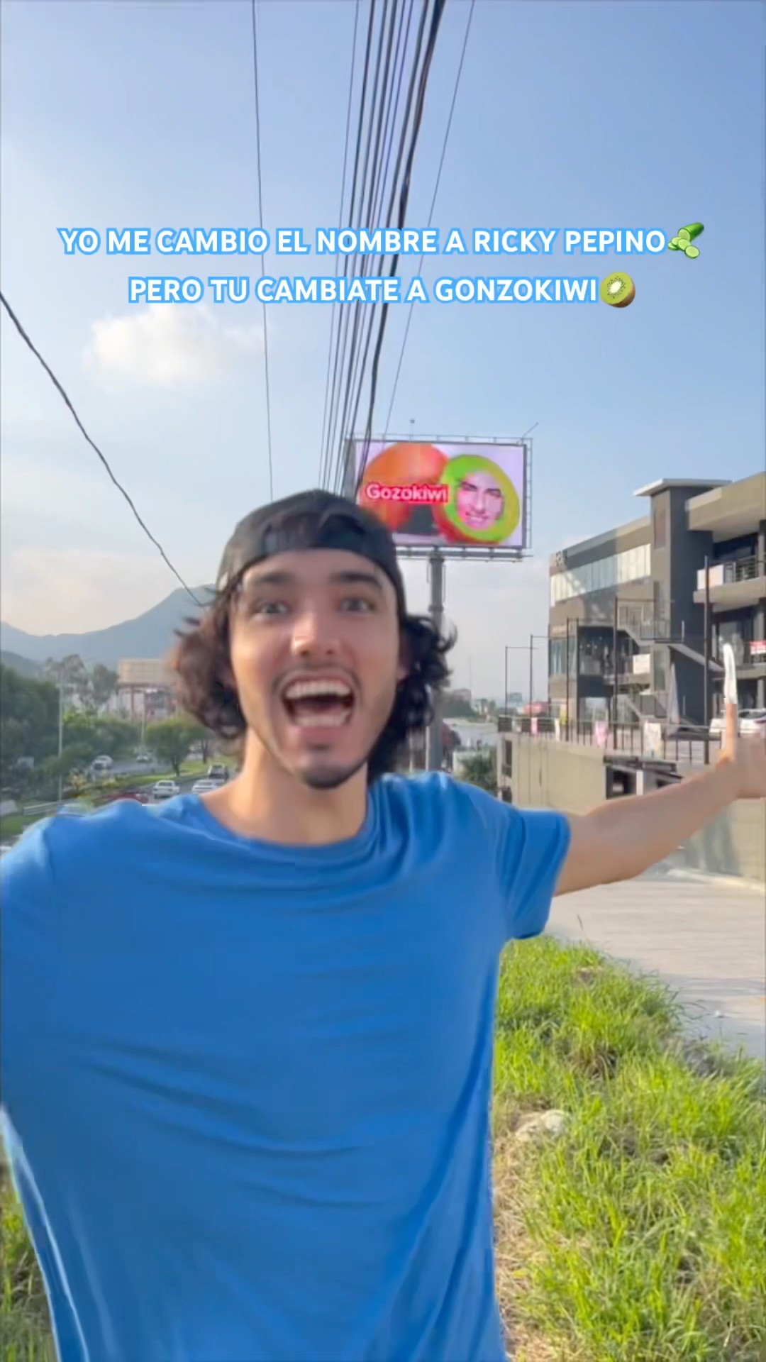 ESTA PELEA YA SE SALIO DE CONTROL?DIGANLE QUE SE CAMBIE EL NOMBRE?