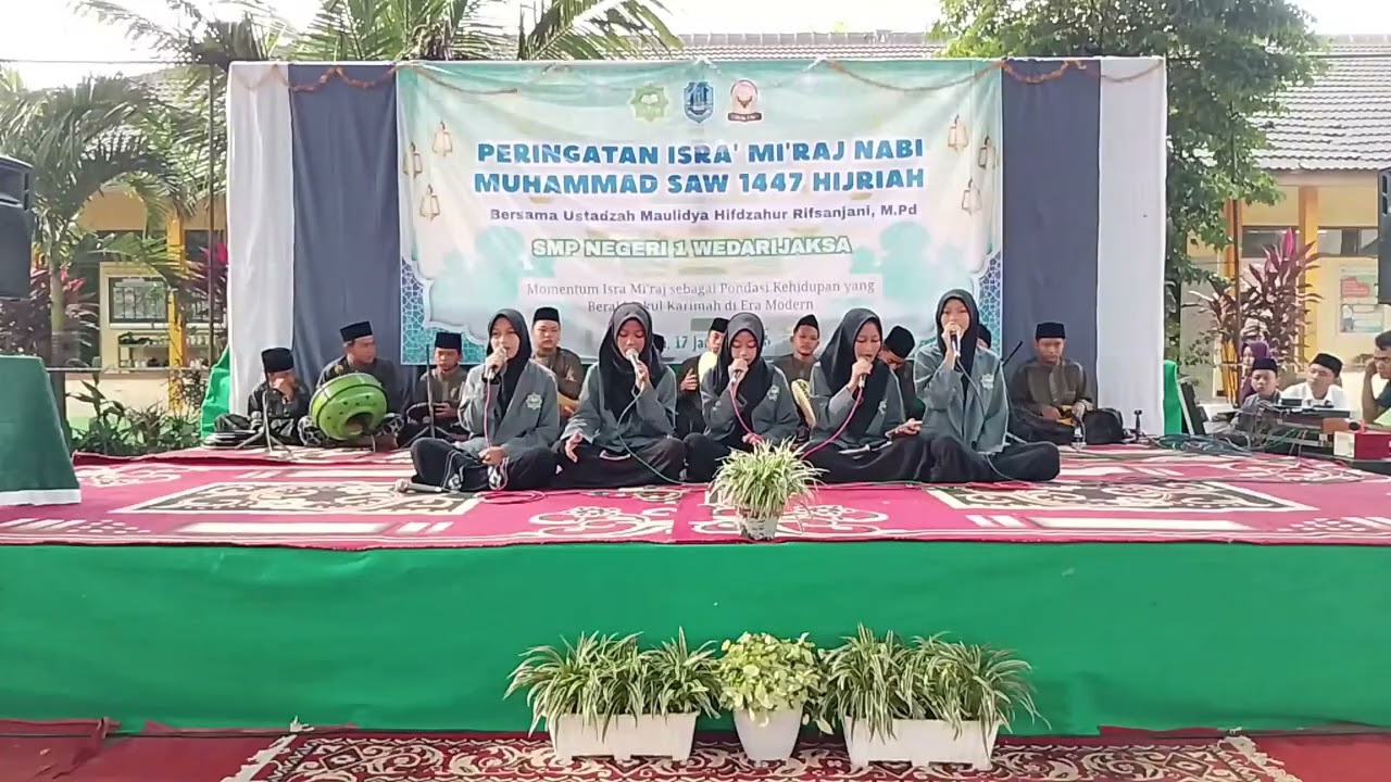 PENAMPILAN DARI GRUP REBANA EL FAIRUZ SMPN 1 WEDARIJAKSA MEMPERSEMBAHKAN LAGU ISYFA LANA