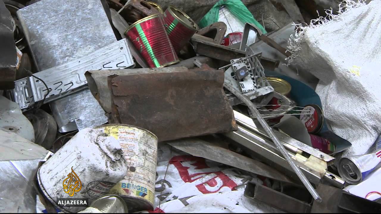 Kenya ewaste recyclers turn trash into cash YouTube