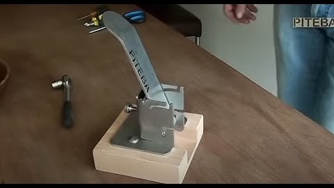 PITEBA nut cracker notenkraker casse-noix presse à noix