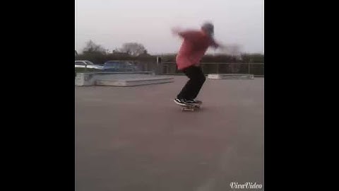 Half cab 360 inward heelflip