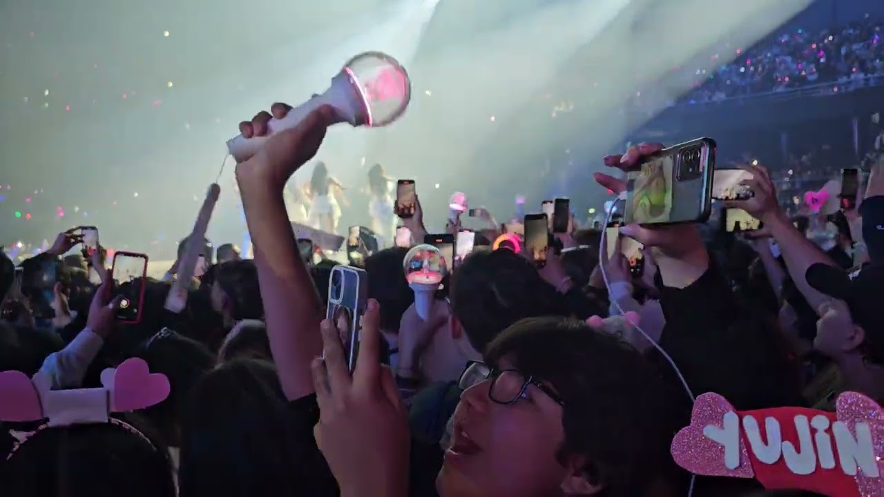 IVE - Movistar Arena, Santiago, Chile