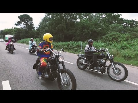 Video: Il Marinaio Jerry E Harley-Davidson Si Uniscono Per L'arte Motociclistica Tosta