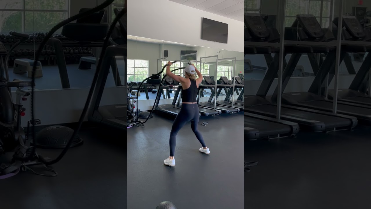 Battle rope jumping jacks