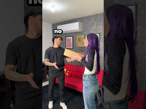 Cuando tu HERMANO ¡TE DA UN REGALO! 🎁😂