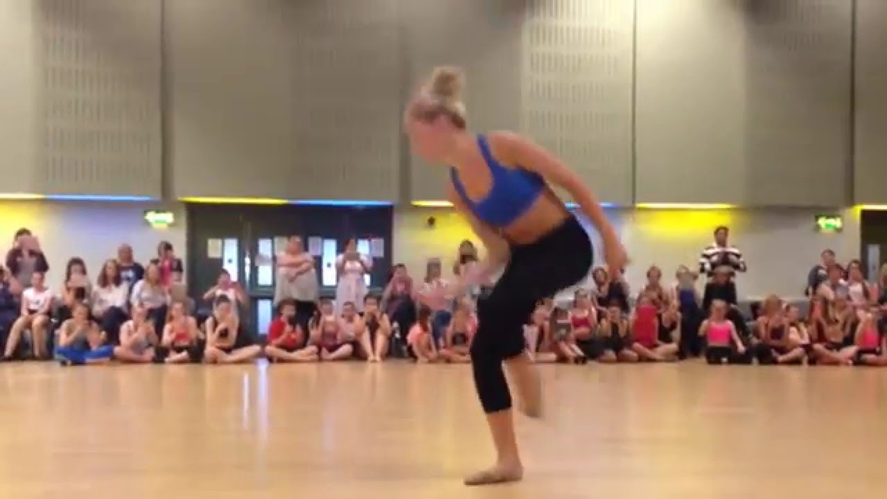 chloe and christi lukasiak meet and greet uk 2014