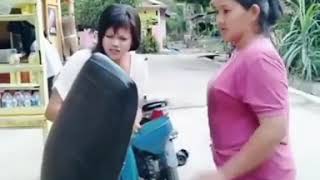 Download Lagu Emak - emak berkelahi MP3