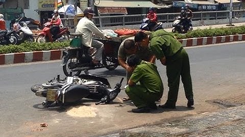 Kinh hoàng 2 nữ sinh bị tạt axit cháy xém giữa TP.HCM