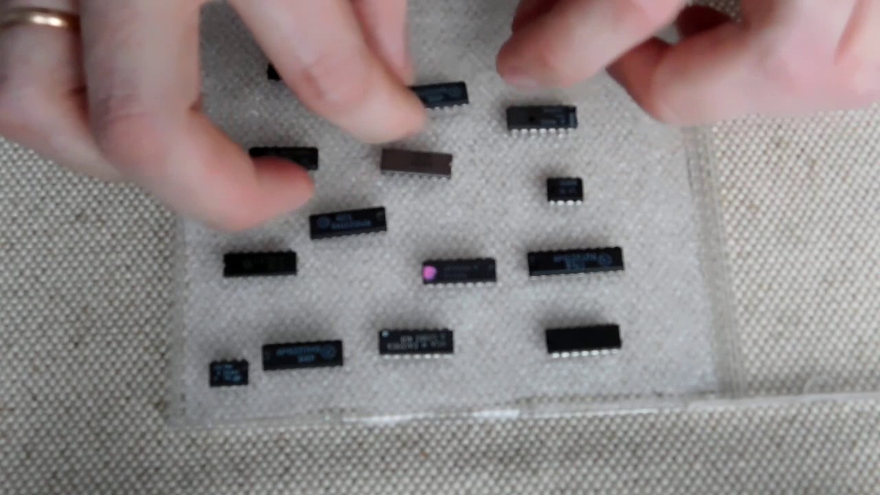 Хранение микросхем. Кассетница для СМД чипов. Хранение SMD компонентов. Лента для хранения микросхем. Бокс для радиодеталей.