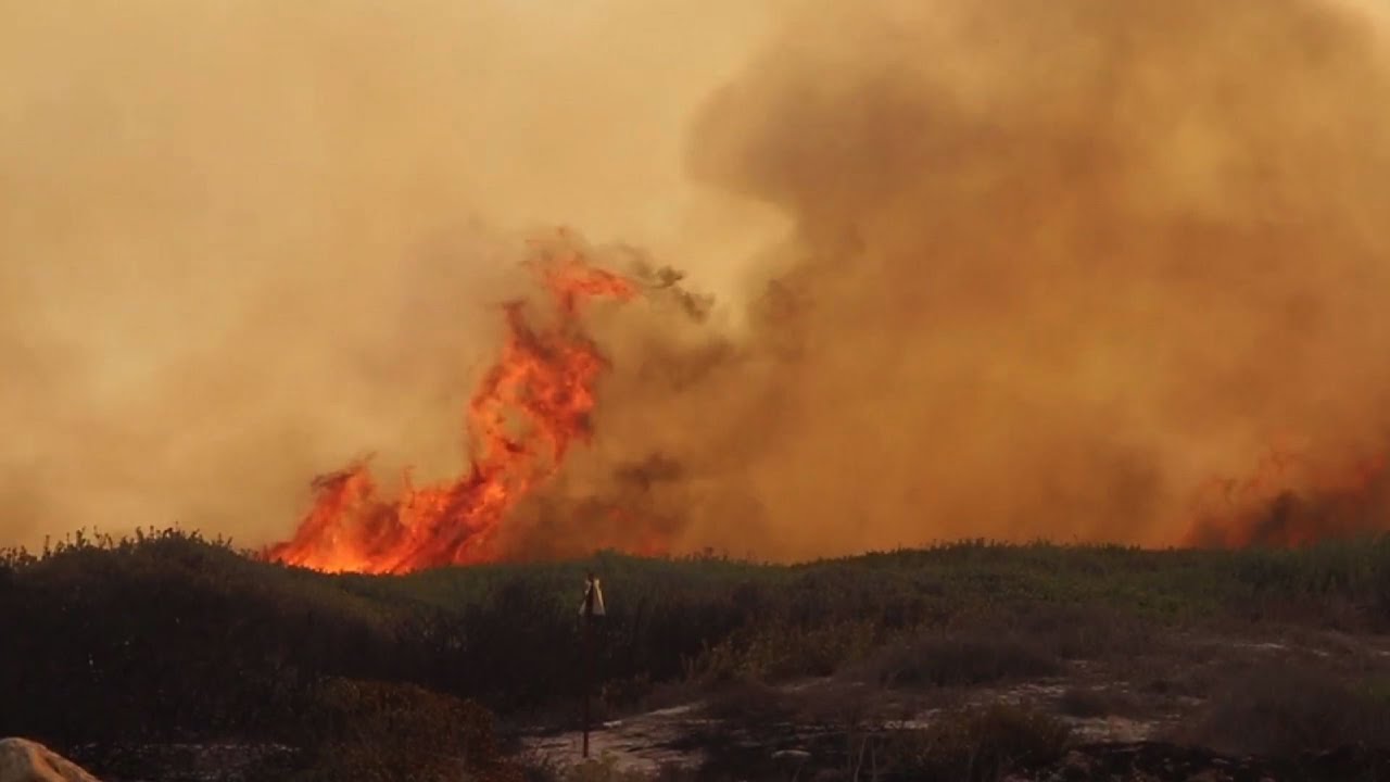 Southern California Fire Forces New Evacuations, Threatens Coastal Communities