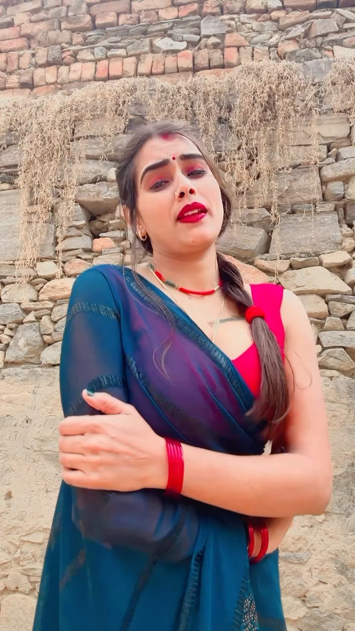 सुना है kiss करने से प्यार ? #shorts #comedy #meenu #trending #ytshorts #youtube