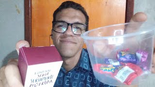 ASMR comendo chiclete e conversando e sons aleatórios (eating sounds and talking)