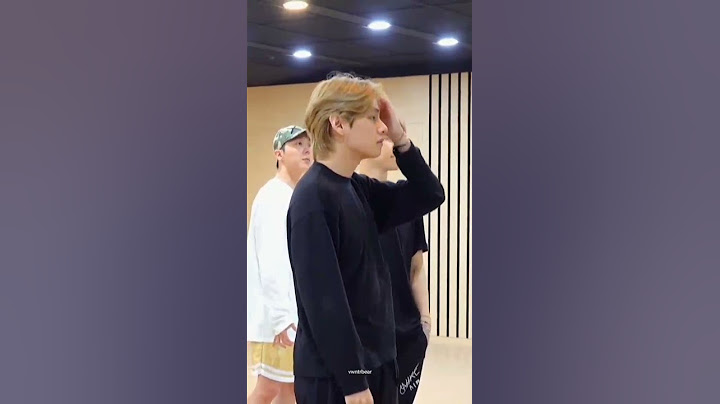 he is continuously touching his hair 💕💕