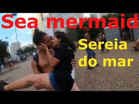 Kissing and trolling girls pretending to be American | Beijando garotas fingindo ser gringo parte 4