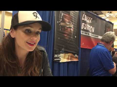 Exclusive Interview with Sarah Wayne Callies (Prison Break / Colony / The  Walking Dead) - So Many Shows!