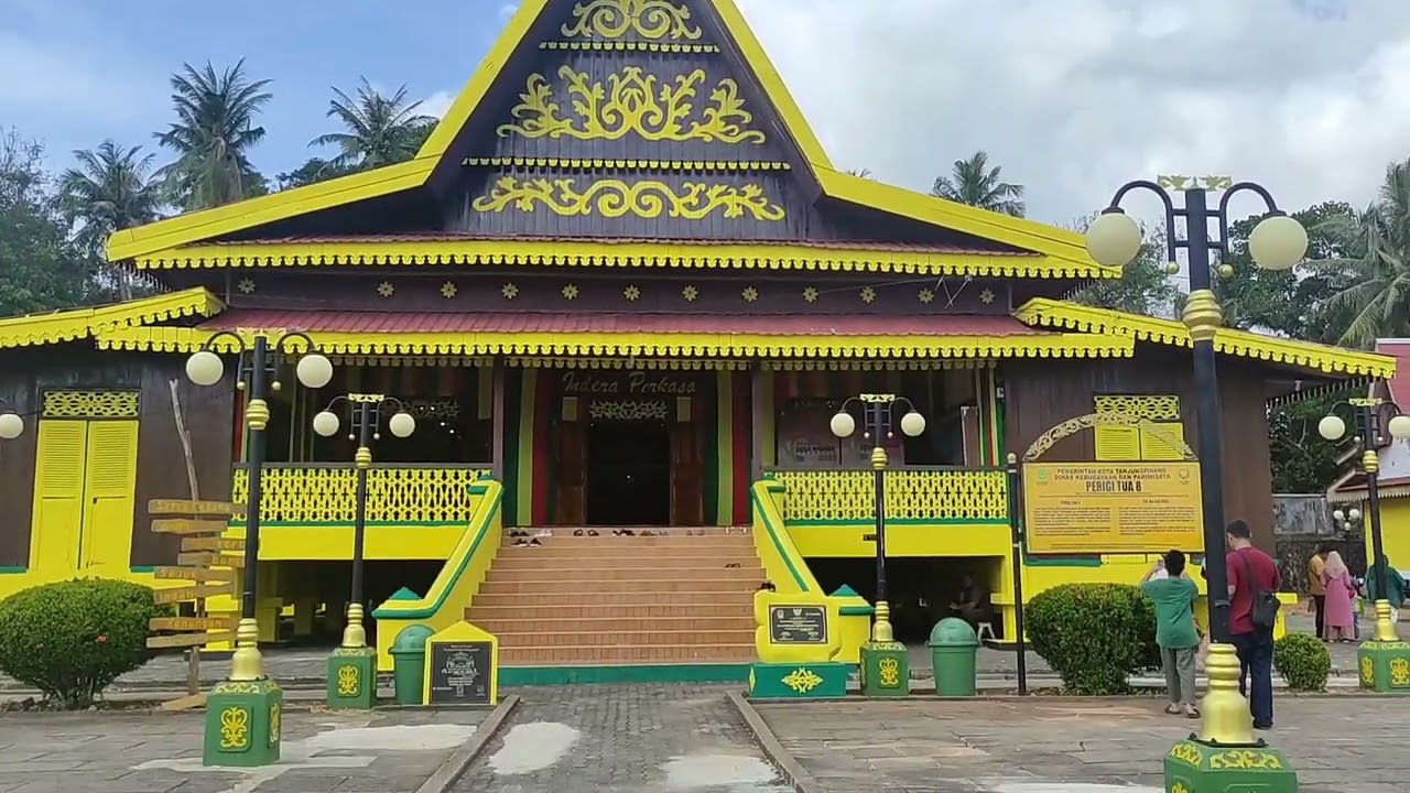 Yuk belajar sejarah Ke Pulau Penyengat naik pompom 