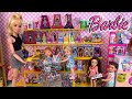 Routine dachat de la famille barbie pour les jouets miniatures