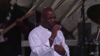 Will Downing & Gerald Albright - Pleasures of the Night - Newport Jazz (Official)