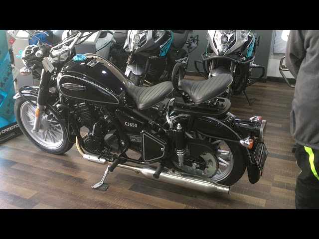 The new Chang Jiang 650 in Beijing. 长江750 - YouTube