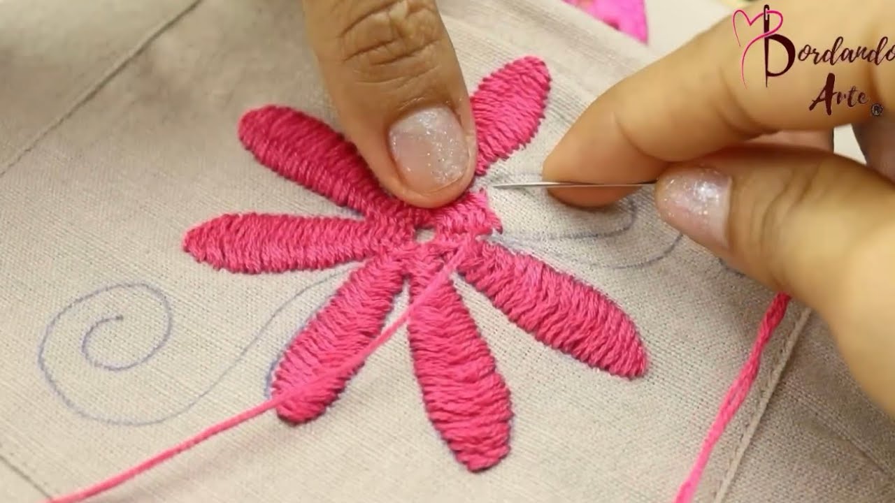 BORDADO A MANO DE FLORES TIPO TENANGO | TEXTILES EMBROIDERY TYPE TENANGO