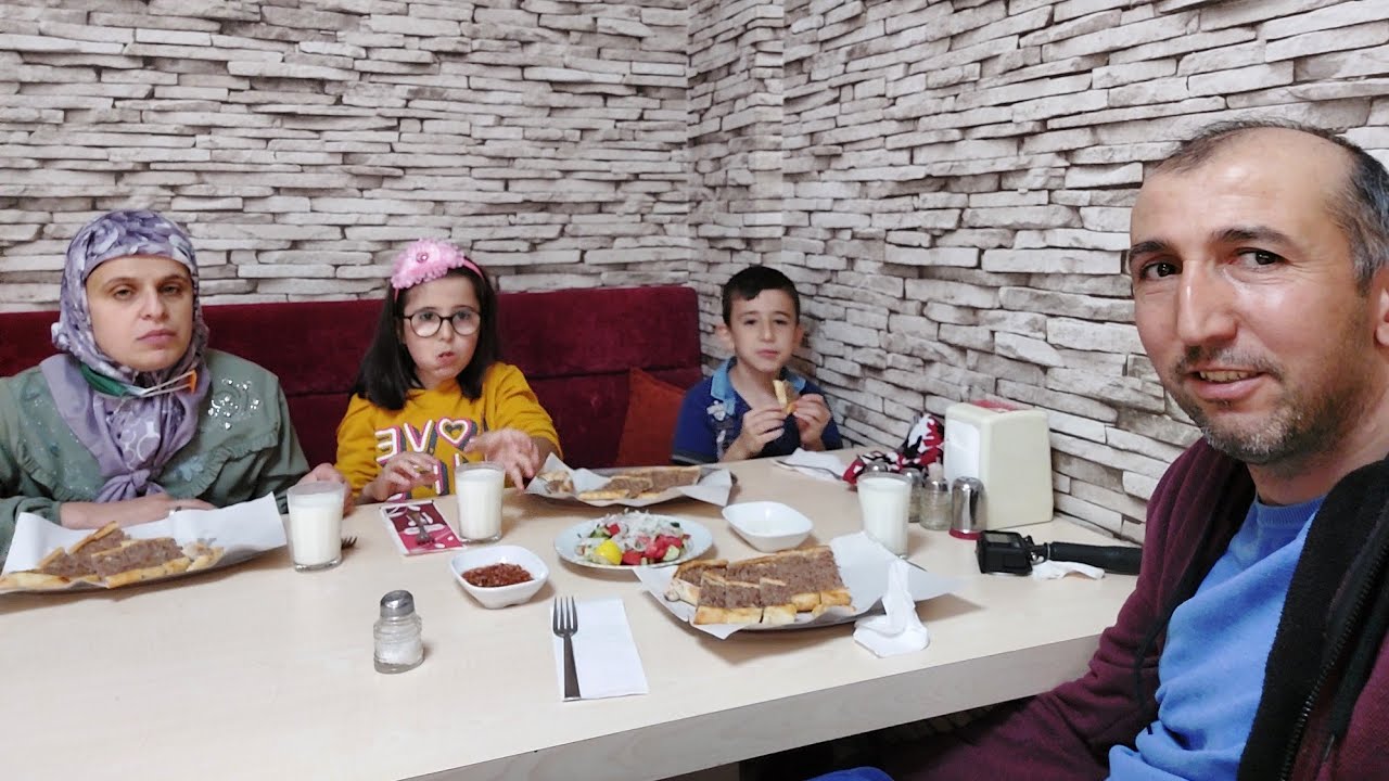 Okul alışverişi çocuklar pazar da Taşköprü Cuma Pazarı