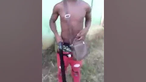 Man fight  cultist preparing to kill  Black Axe members in  kill Benin!