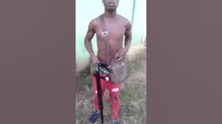 Man fight  cultist preparing to kill  Black Axe members in  kill Benin!