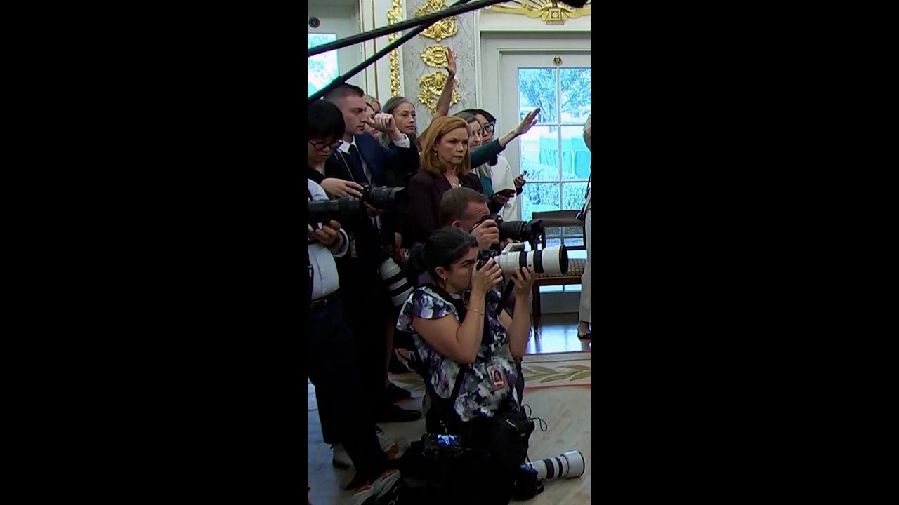Judge issues indefinite block on White House media ban